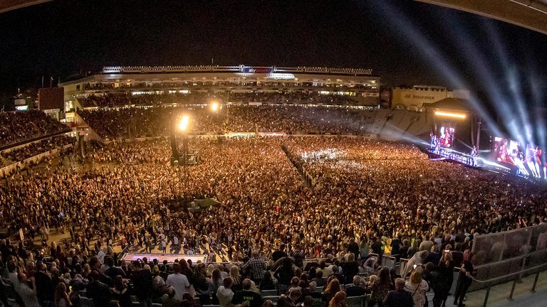 Por primera vez desde el estallido de la pandemia: 50 mil personas disfrutaron de un show en Nueva Zelanda