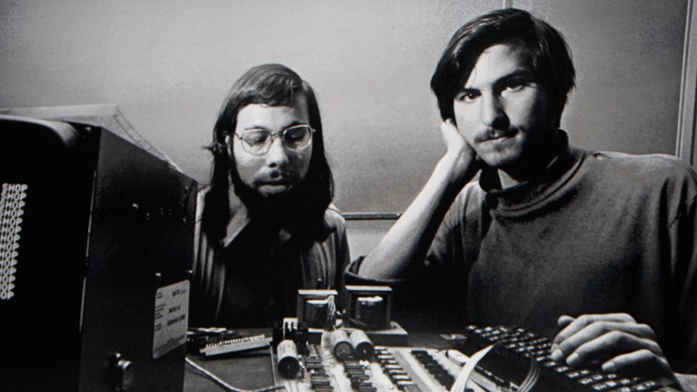 Apple cumple 45 años: El mito del garaje y los mil 300 dólares de capital inicial