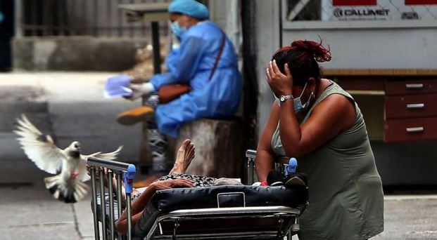 Detuvieron a funcionarios por sobrevalorar compra de hospitales para Covid-19 en Honduras