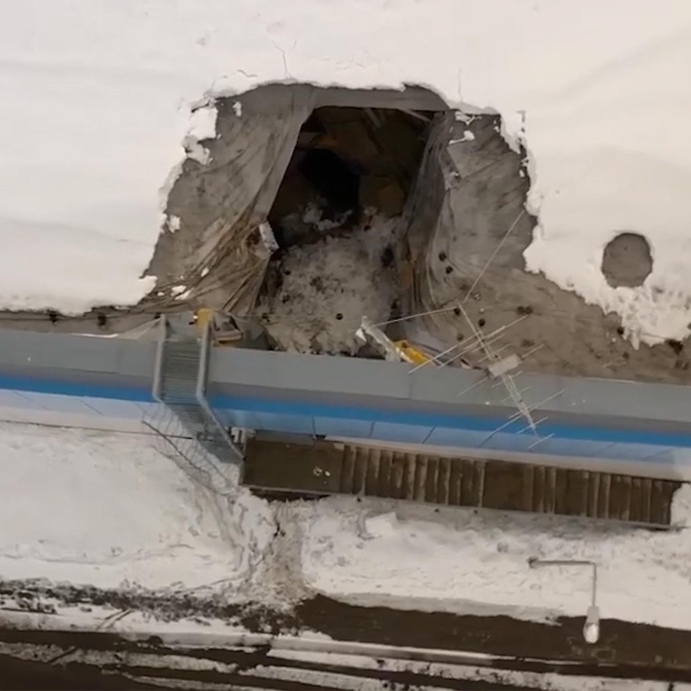 Pánico en Rusia: Se derrumbó el techo de un complejo deportivo durante una carrera de atletismo infantil (VIDEO)