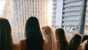 Expulsan de Dubái a las 11 modelos ucranianas que posaron desnudas en el balcón