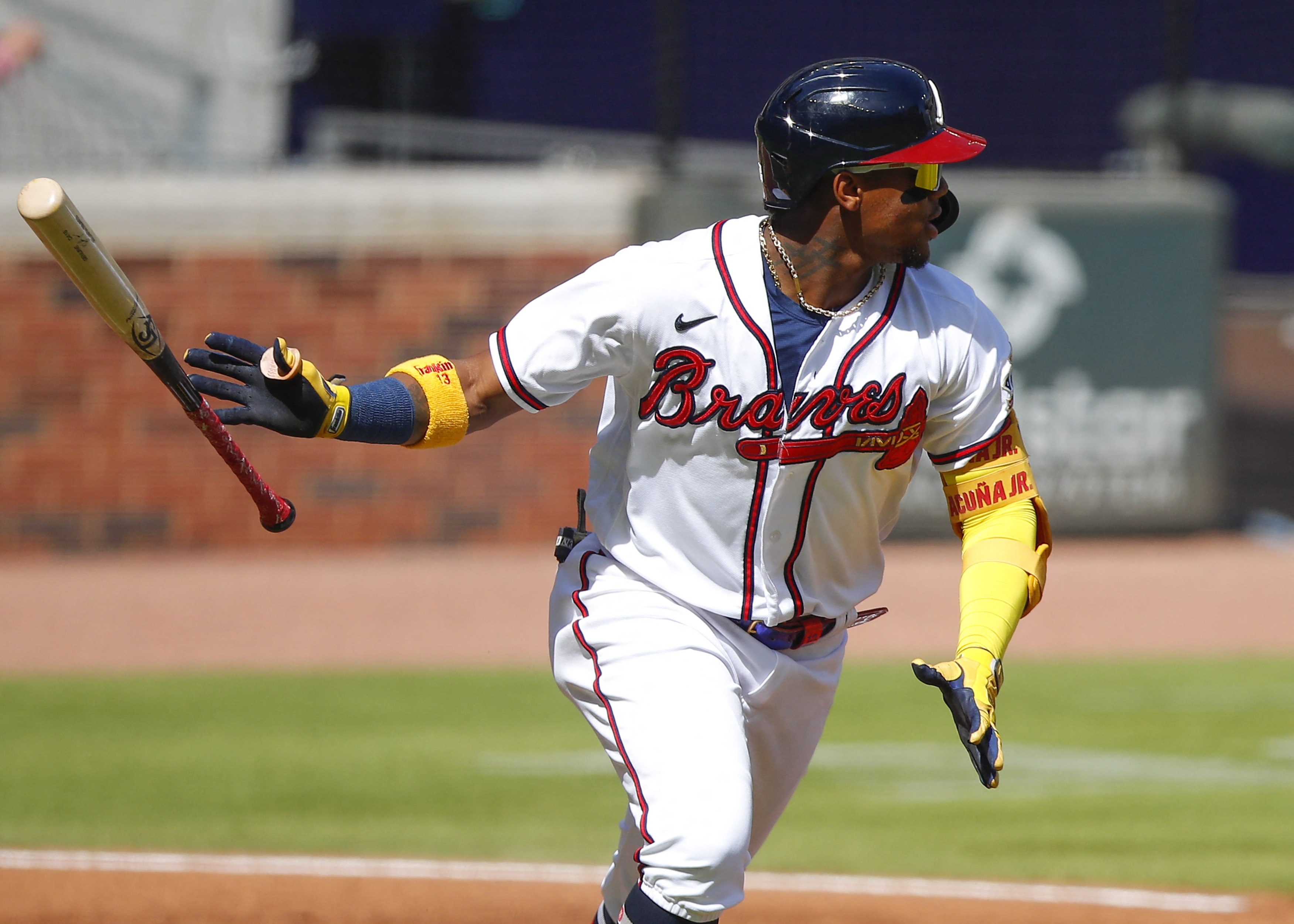 Ronald Acuña Jr. tomó el liderato de jonrones y Bravos ganaron a Piratas (Video)