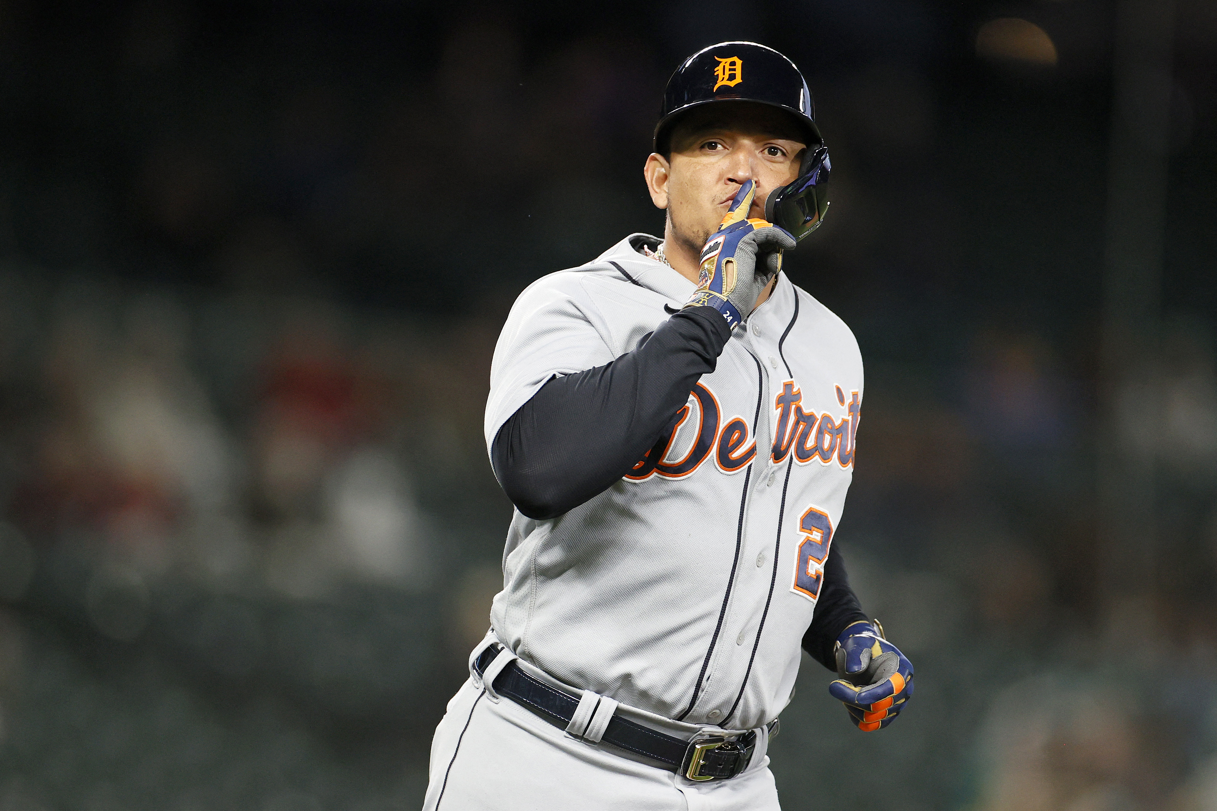 ¡A 10 de los 500! Miguel Cabrera conectó un enorme jonrón ante los Reales (VIDEO)