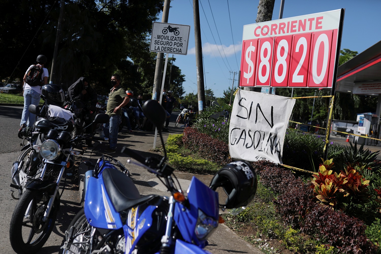 Presionados por bloqueos y altos precios, habitantes de ciudad colombiana de Cali piden negociación