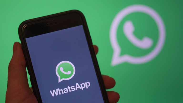 WhatsApp: El truco para contestar mensajes sin aparecer en línea