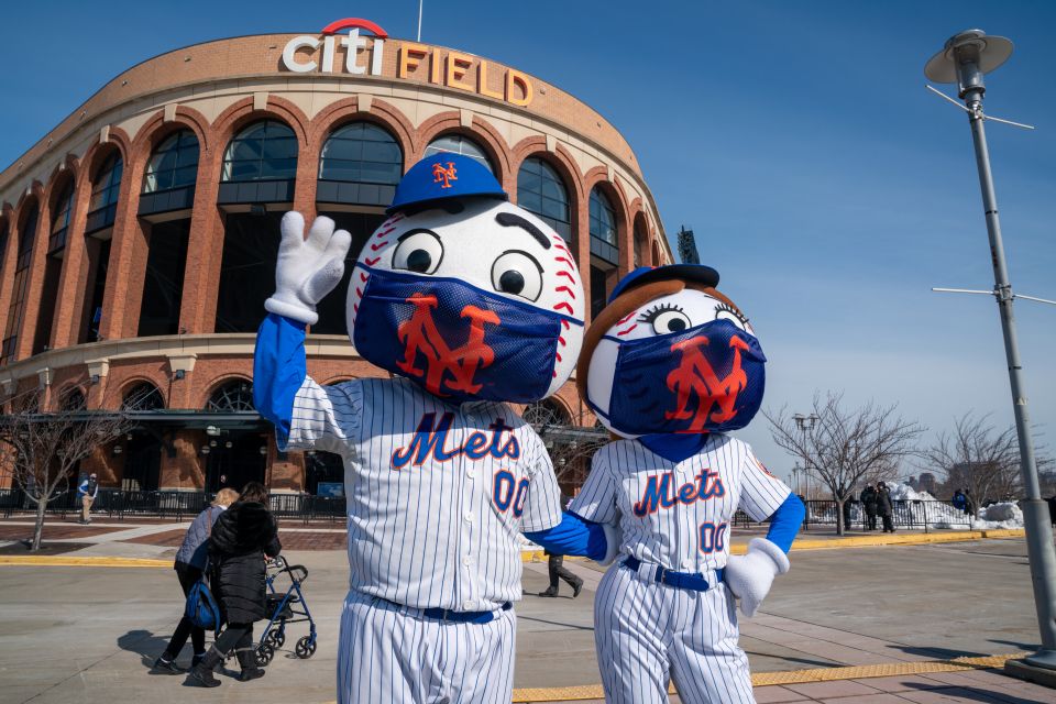 Yankees y Mets regalarán boletos a fanáticos que se vacunen fuera de sus estadios