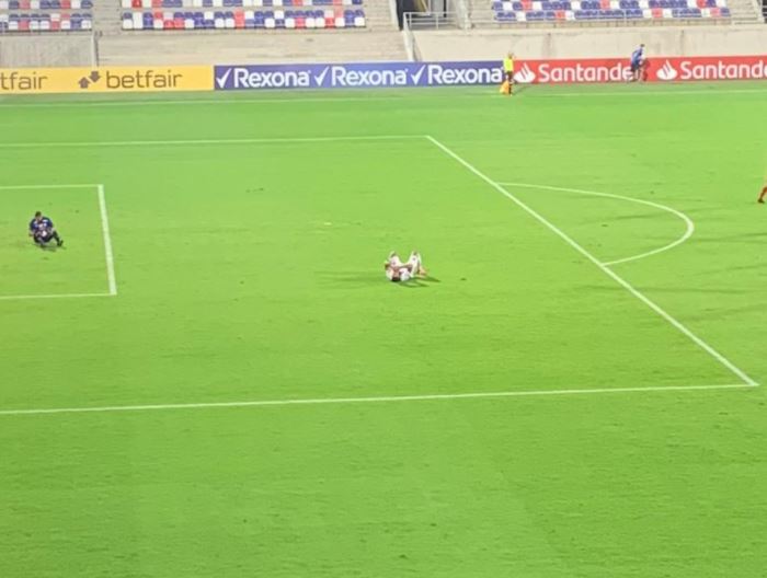 Graterol y Savarino afectados por gases lacrimógenos en juego de Libertadores (Fotos y videos)