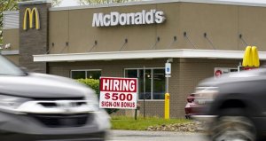 McDonald’s en EEUU aumentará salarios para reclutar y conservar empleados