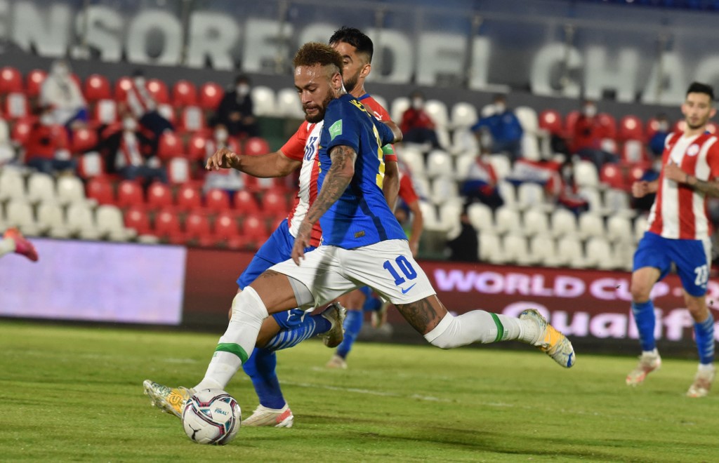 Con un Neymar iluminado, Brasil vence a Paraguay y sigue su marcha perfecta