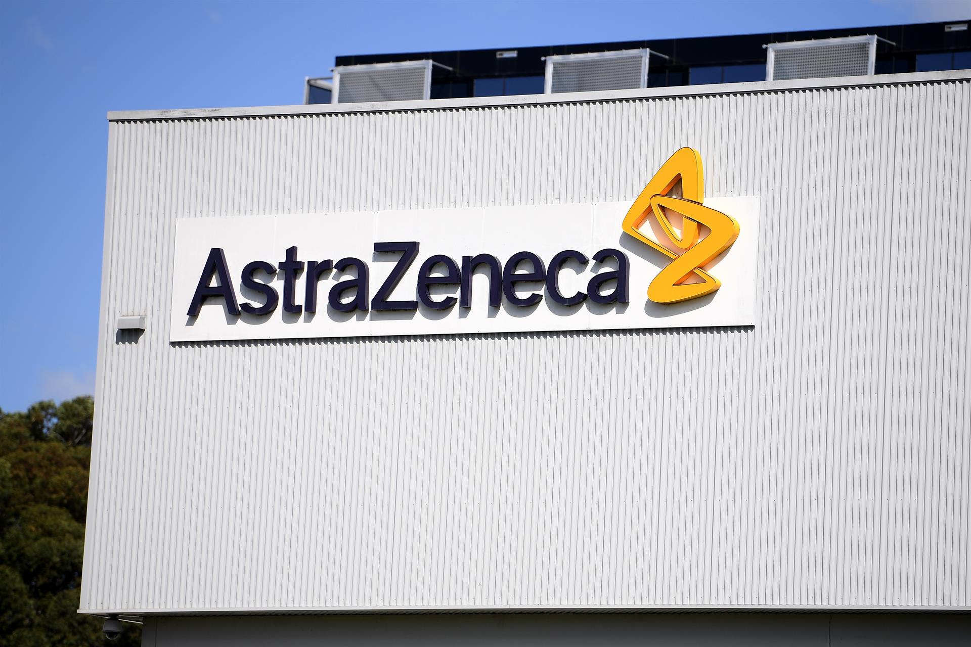 AstraZeneca admite que un tratamiento con anticuerpos no previene el Covid-19