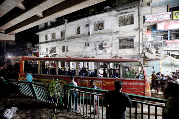 Explosión en edificio de Bangladesh dejó un saldo de siete muertos