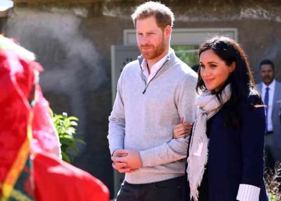 Meghan “renunció” a su título de duquesa en acta de nacimiento de Lilibet