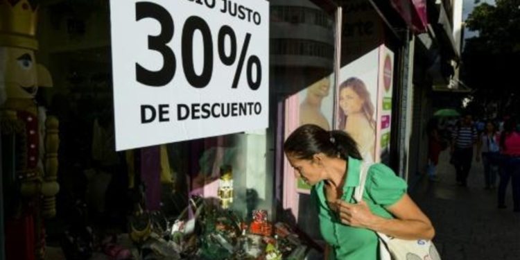 Crisis económica: Comerciantes se ven obligados a rematar mercancías para poder seguir vendiendo