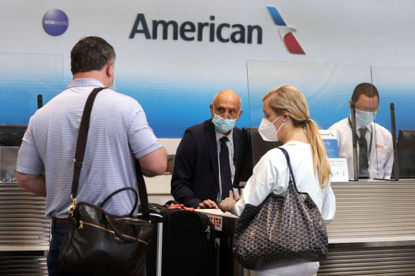 American Airlines continúa cancelando vuelos hasta julio por falta de personal