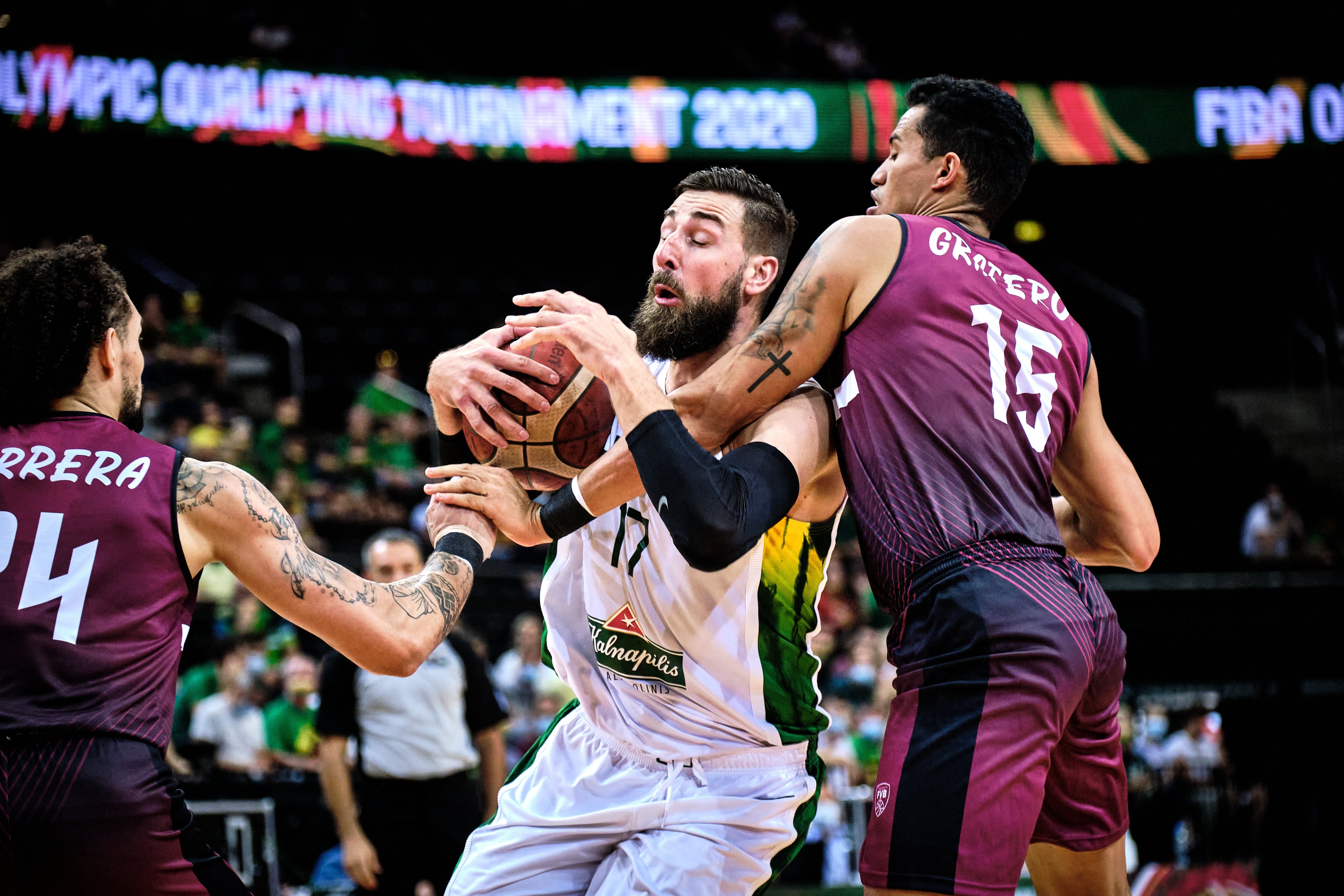 La Vinotinto del baloncesto exigió al máximo a Lituania que ganó por un margen corto (Fotos)