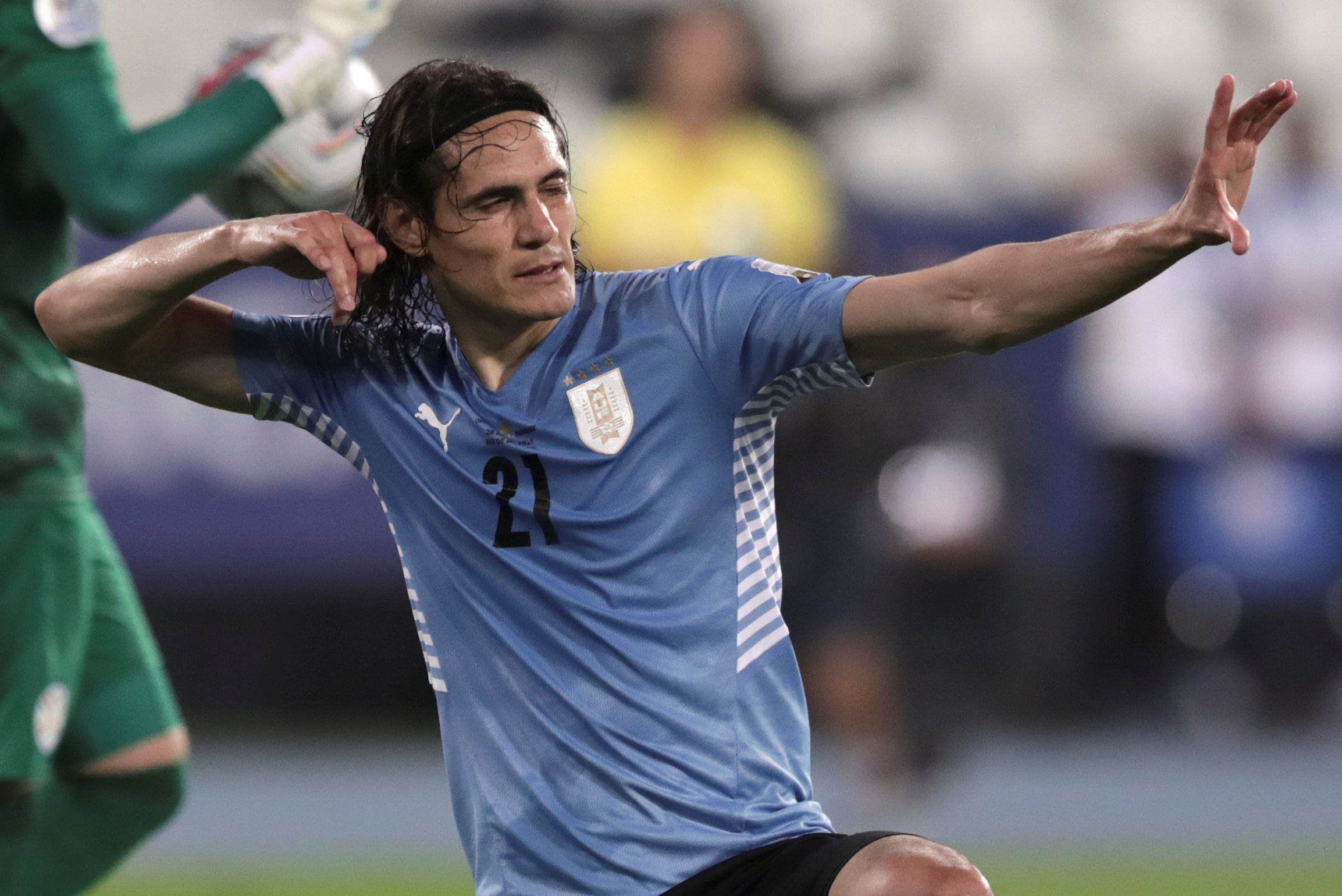 Edinson Cavani anunció que se retira de la selección uruguaya