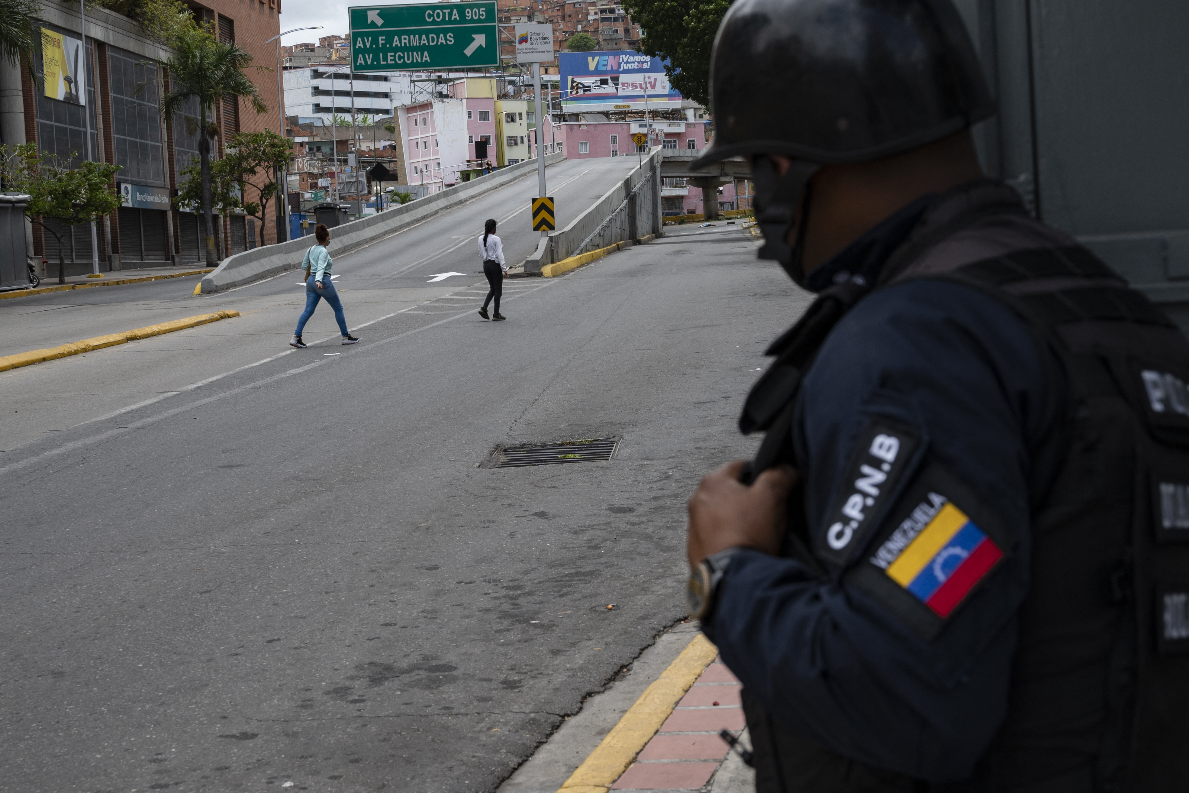La Cota 905, el barrio de Caracas que durante tres días fue escenario de una batalla campal