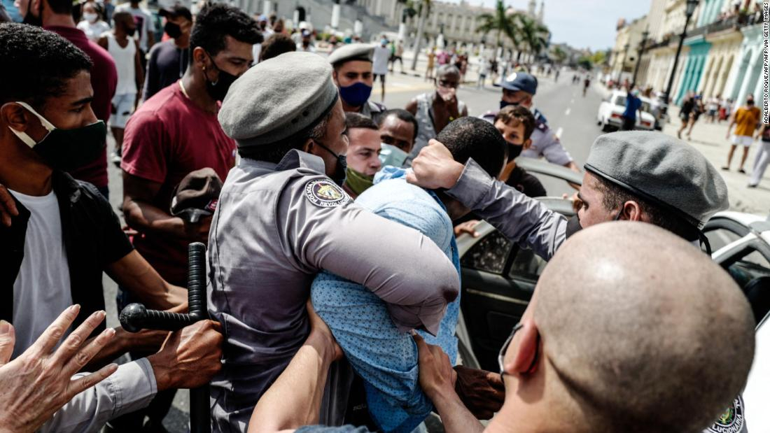 La dictadura cubana cree que Europa “miente y manipula” al apoyar a los manifestantes