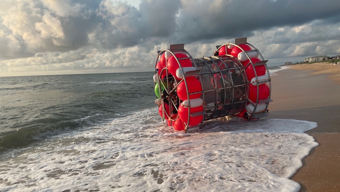 Intentó correr sobre el agua dentro de una burbuja desde Florida a Nueva York, pero un robo frustró su plan