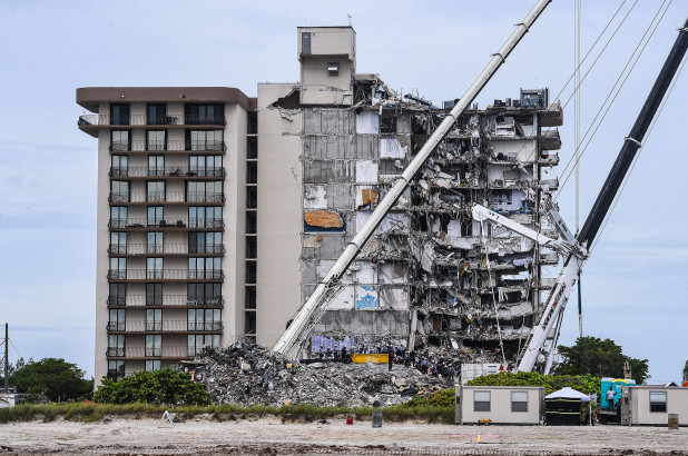 Operaciones de búsqueda y rescate en Miami continuarán “mientras las condiciones lo permitan”