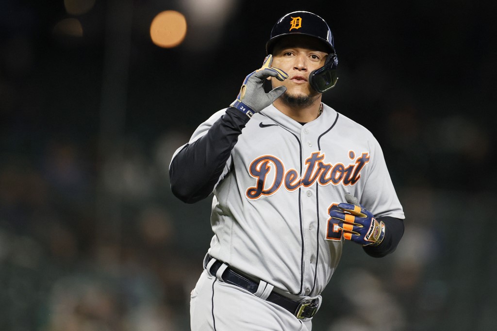 Fanáticos de los Cardenales dieron una ovación a Miguel Cabrera tras su jonrón 500 (Video)