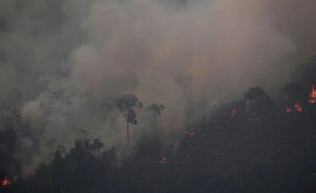 Por qué el humo de los incendios puede aumentar el número de contagios de Covid-19