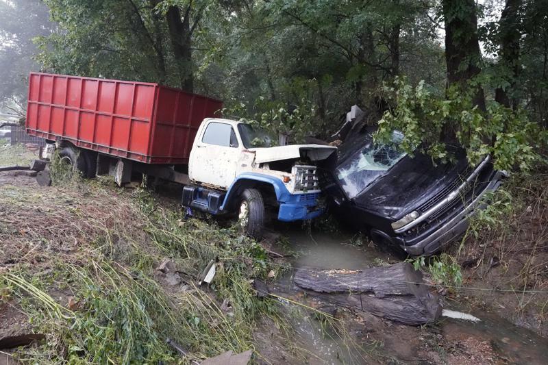 Inundación en Tennessee dejó muertos y docenas de desaparecidos