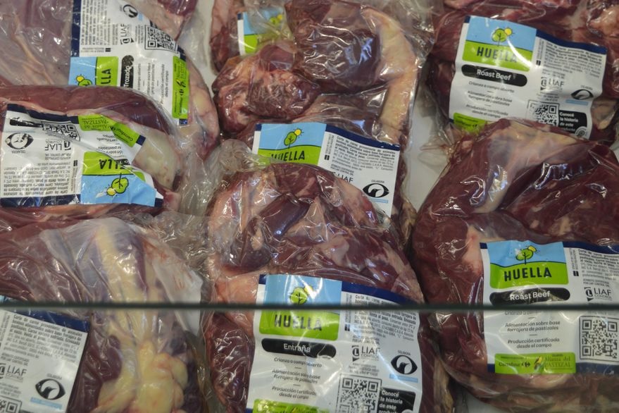 Carrefour Argentina incorpora tecnología blockchain para que los consumidores puedan conocer la trazabilidad de la carne vacuna