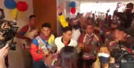 Con accidente incluido: La celebración de la familia de Yulimar Rojas que se hace viral en redes (VIDEO)