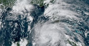 Gobernadores de Luisiana y Misisipi alertaron sobre las posibles amenazas del huracán Ida