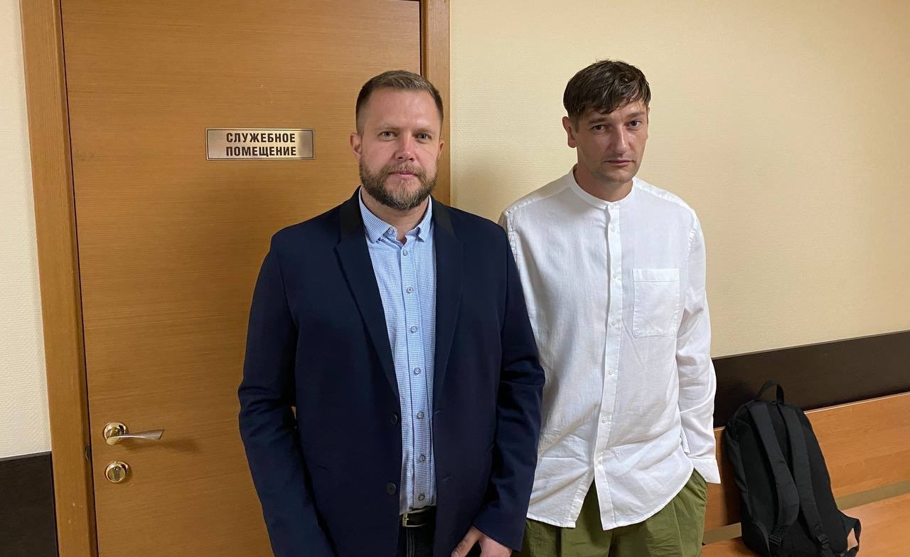 Condena al hermano del opositor ruso Navalny por llamar a protestas queda “en suspenso”