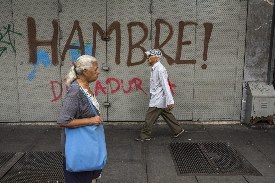 Migración y poca ayuda estatal tiñen la calidad de vida de los abuelos en Venezuela