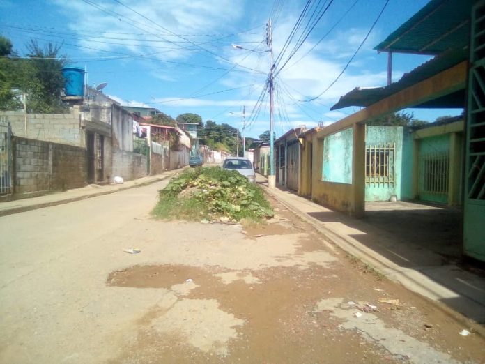 Sector de Guárico vive entre aguas de cloacas colapsadas