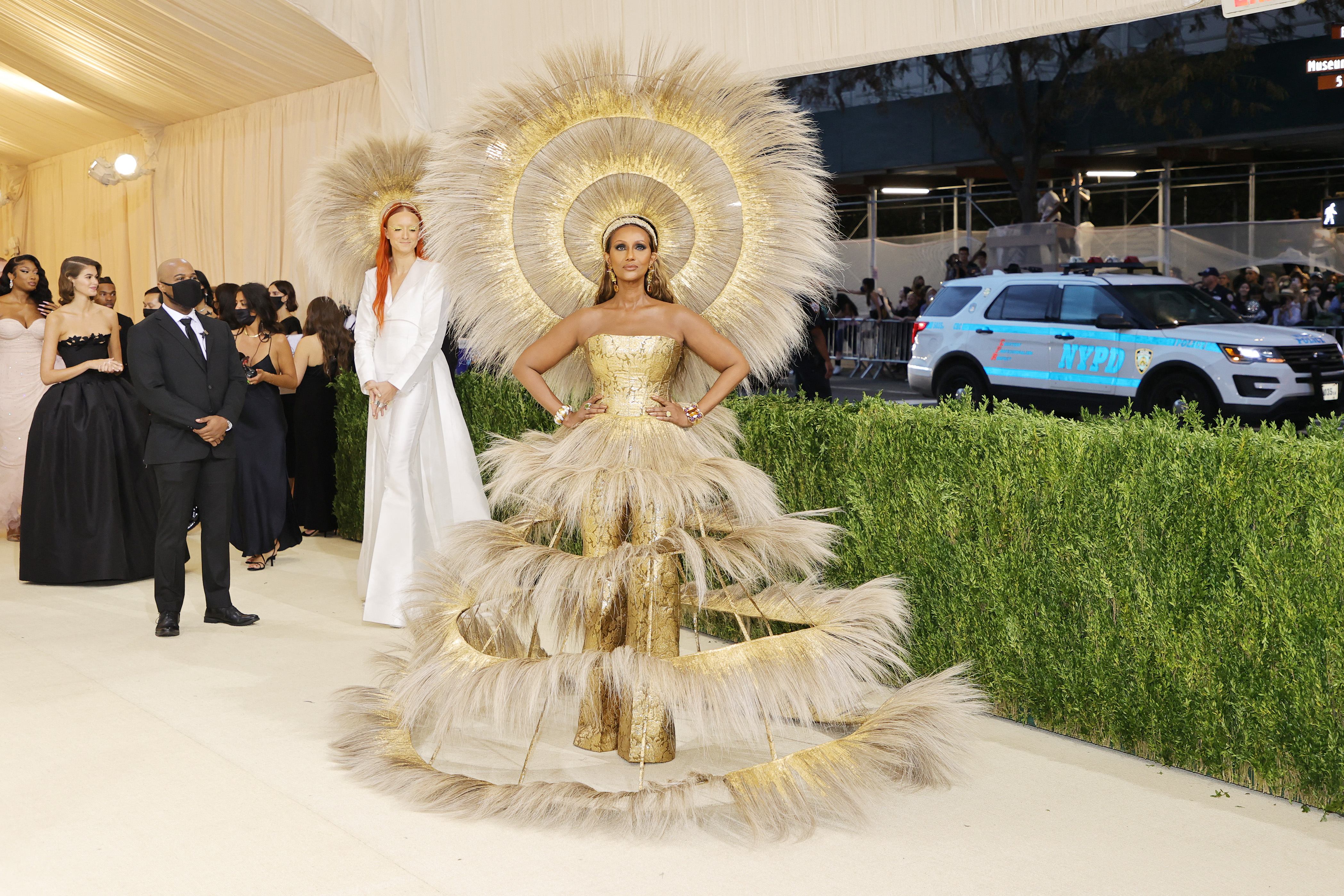 Transparencias y colores vivos: Costuras de EEUU presentes en la gala MET (Fotos)