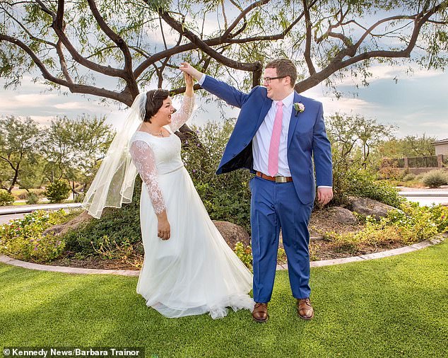 ¡Ouch! Un hombre en Arizona le confesó a sus esposa que era gay… luego de la boda