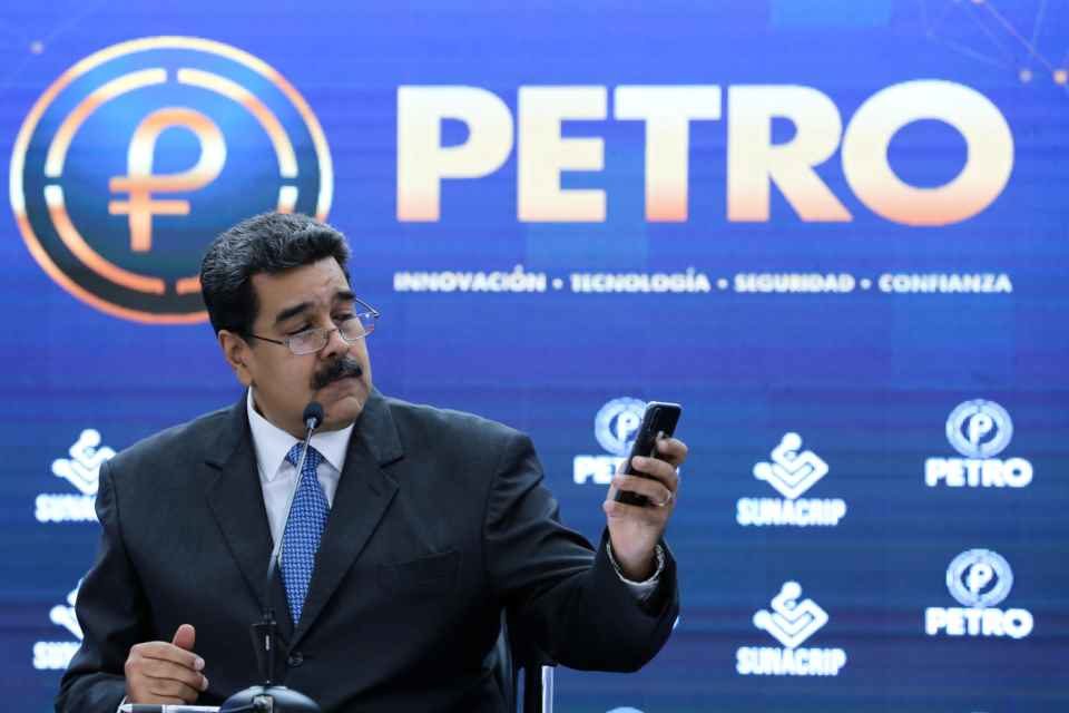 ¿Estaba de parranda?, el petro no murió y se sigue usando como unidad de cuenta