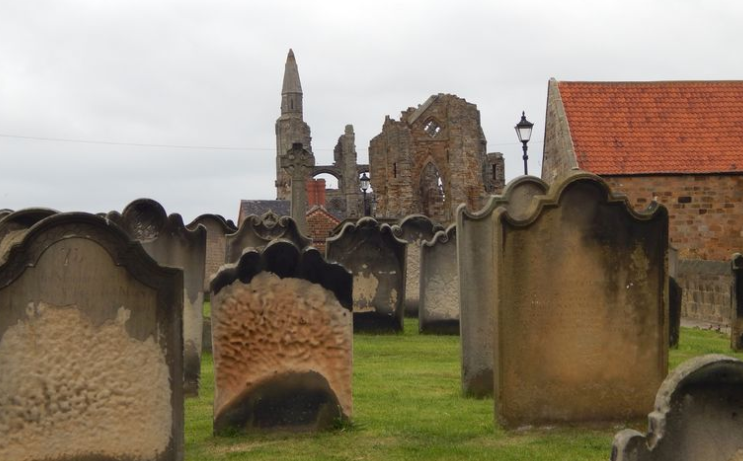 ¡Insólito! Turistas se vuelven locos en una iglesia, asegurando que allí vive un vampiro