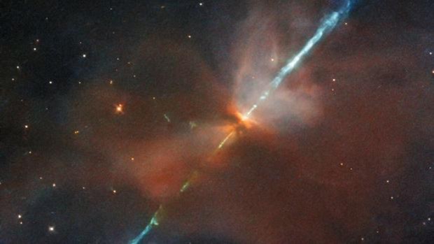 Captan una ESTUPENDA IMAGEN de una “espada” espacial atravesando un “corazón” celestial (FOTO)