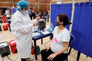 Estudio refuerza la necesidad de vacunar a embarazadas contra el Covid