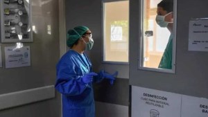 The NGO ‘Médicos Unidos por Venezuela’ reported new deaths of healthcare personnel caused by Covid-19 and urged not to start classes