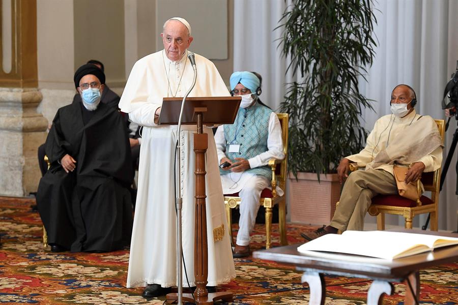 El papa Francisco, líderes religiosos y científicos piden mayor ambición a la COP26