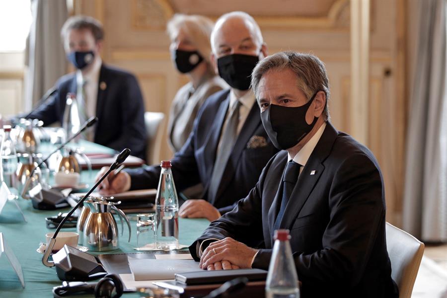 Emmanuel Macron recibe a Antony Blinken tras la crisis de los submarinos