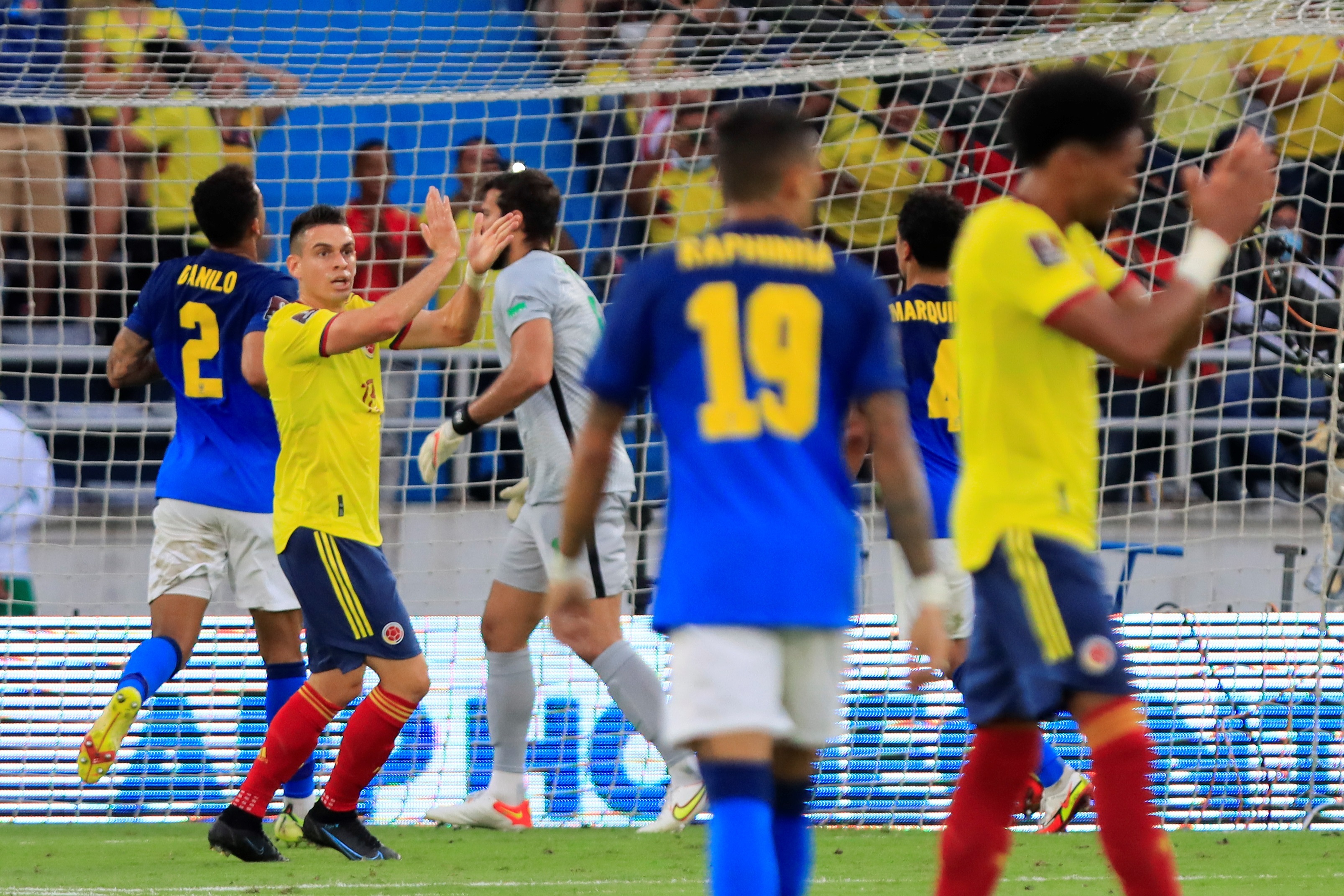 Colombia empató con Brasil y le cortó la racha de victorias en las eliminatorias