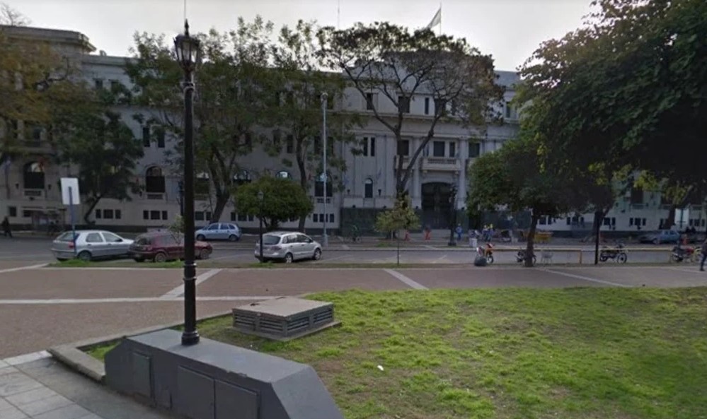 Argentino abusó de su hija junto a otros hombres para producir pornografía infantil