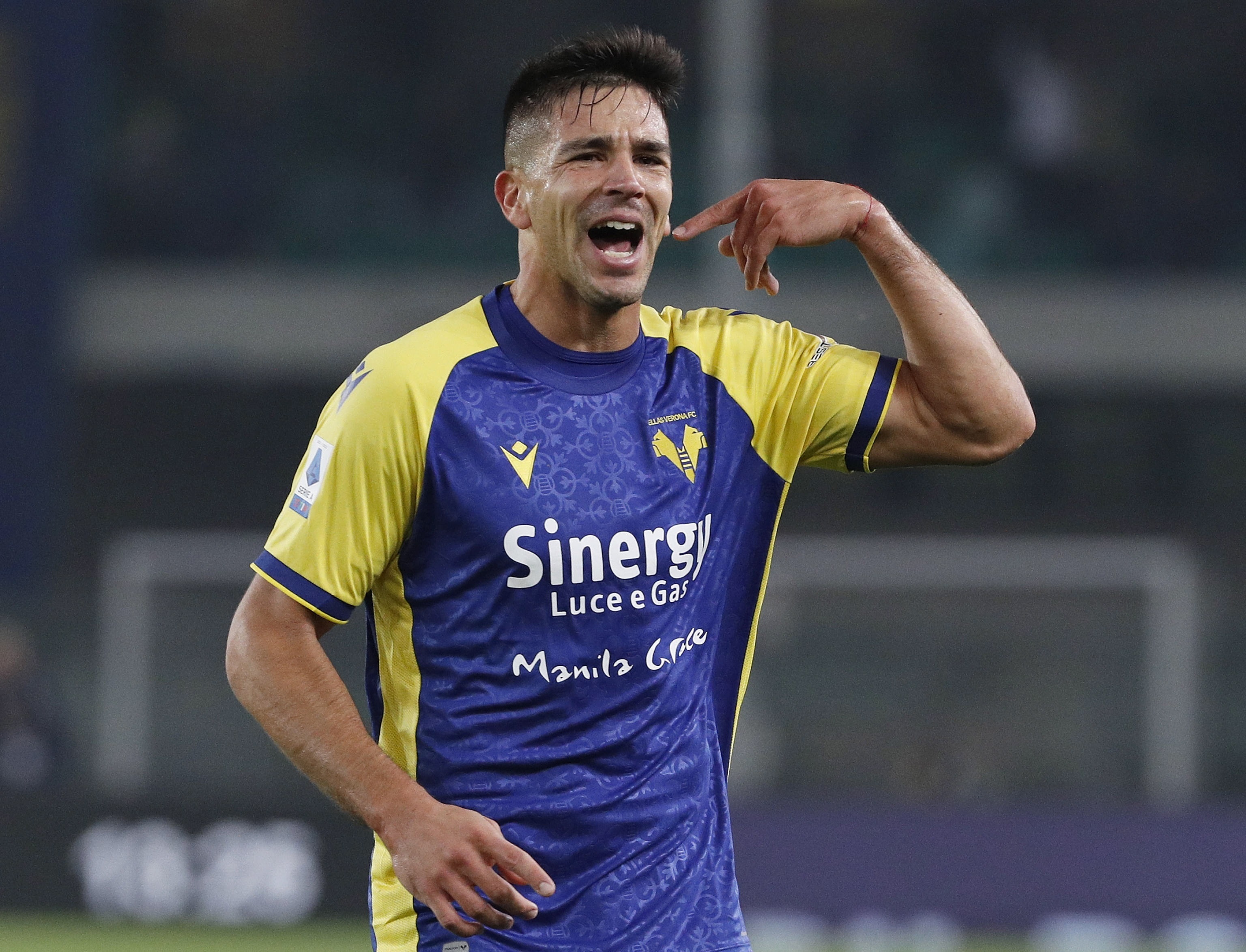 Con doblete del argentino Gio Simeone, el Hellas Verona hundió más a la Juventus