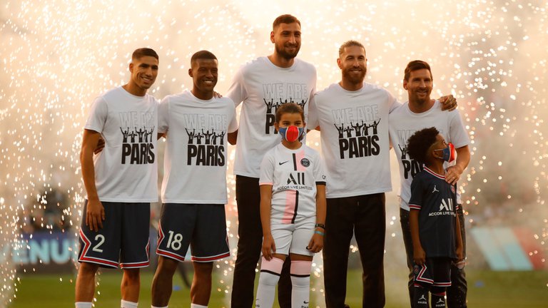 Uno de los nuevos fichajes del PSG aseguró que no es feliz por falta de minutos