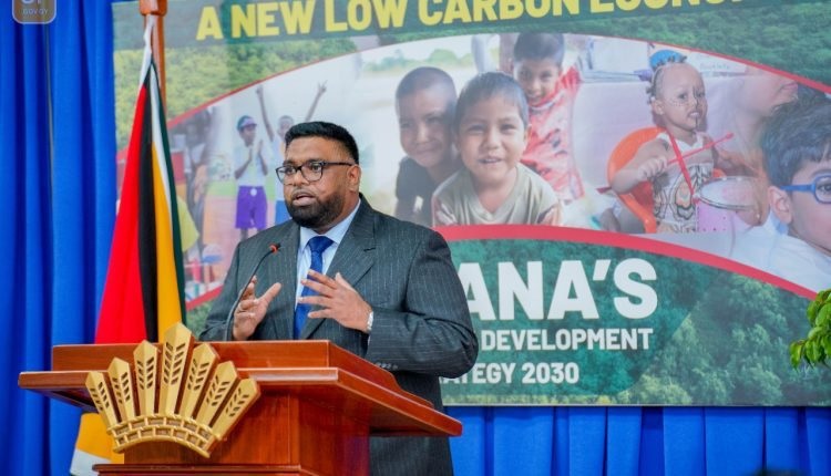 Guyana vincula su sector petrolero con un crecimiento interno bajo en carbono