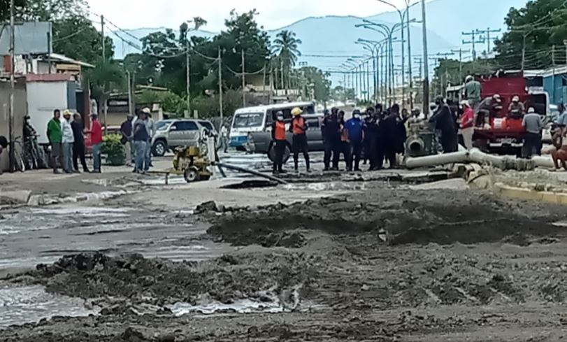 Colapso de tubo matriz, aguas servidas y diésel dejaron caos y damnificados en Lara (FOTOS)