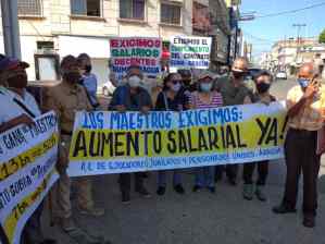 Docentes jubilados de Aragua, condenados por el chavismo al hambre y la miseria