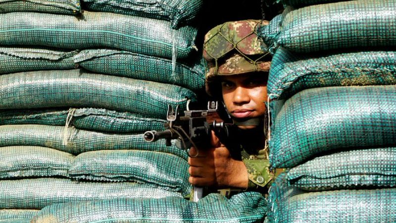 “Uno se siente como en la cárcel”: los pueblos de Colombia donde la policía no se atreve a salir de su estación